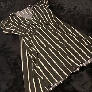 SHEIN Black and White Wavy Striped Top